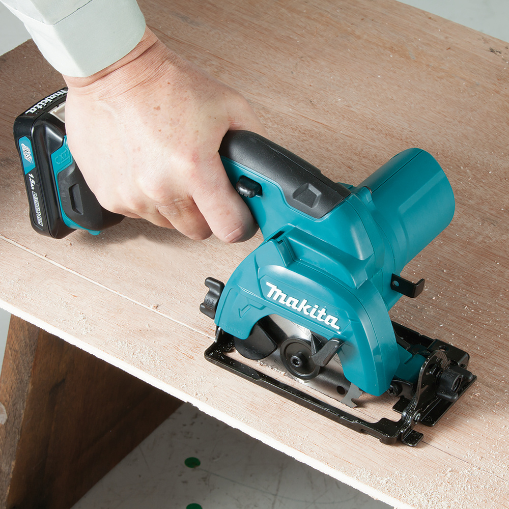 Дисковая пила Makita HS301DWAE