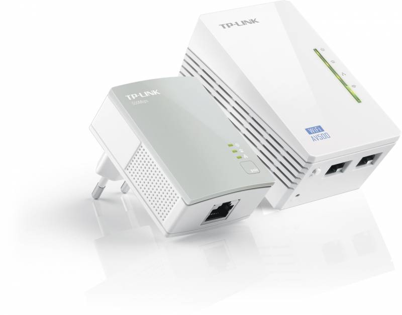 Комплект из двух powerline-адаптеров TP-Link TL-WPA4220KIT