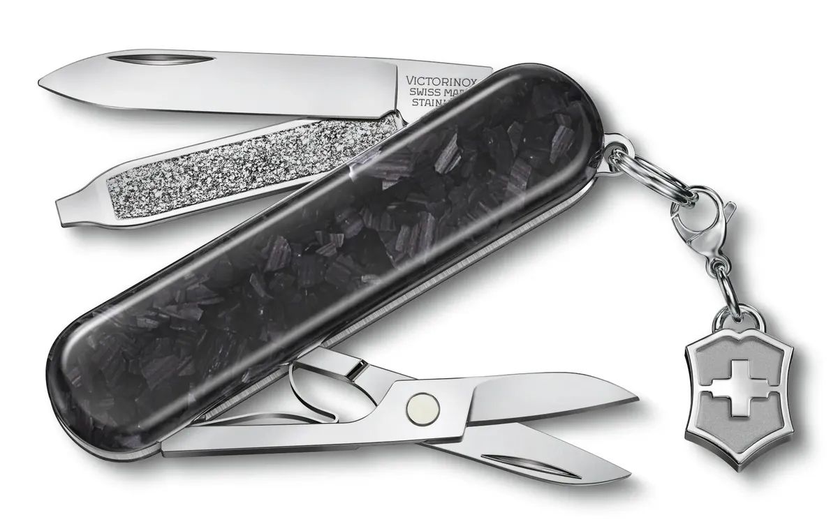 Мультитул Victorinox Classic Brilliant Carbon 0.6221.90 (черный/серебристый)