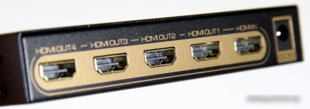 Разветвитель Vcom DD424