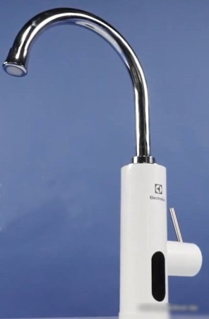 Проточный электрический водонагреватель-кран Electrolux Taptronic (белый)